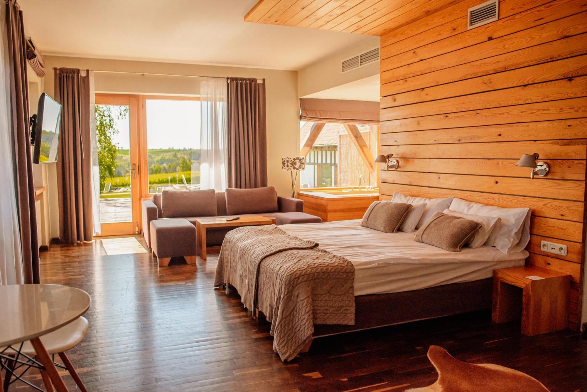 Gleboczek Vine Resort& Spa Wielki Głęboczek Екстериор снимка